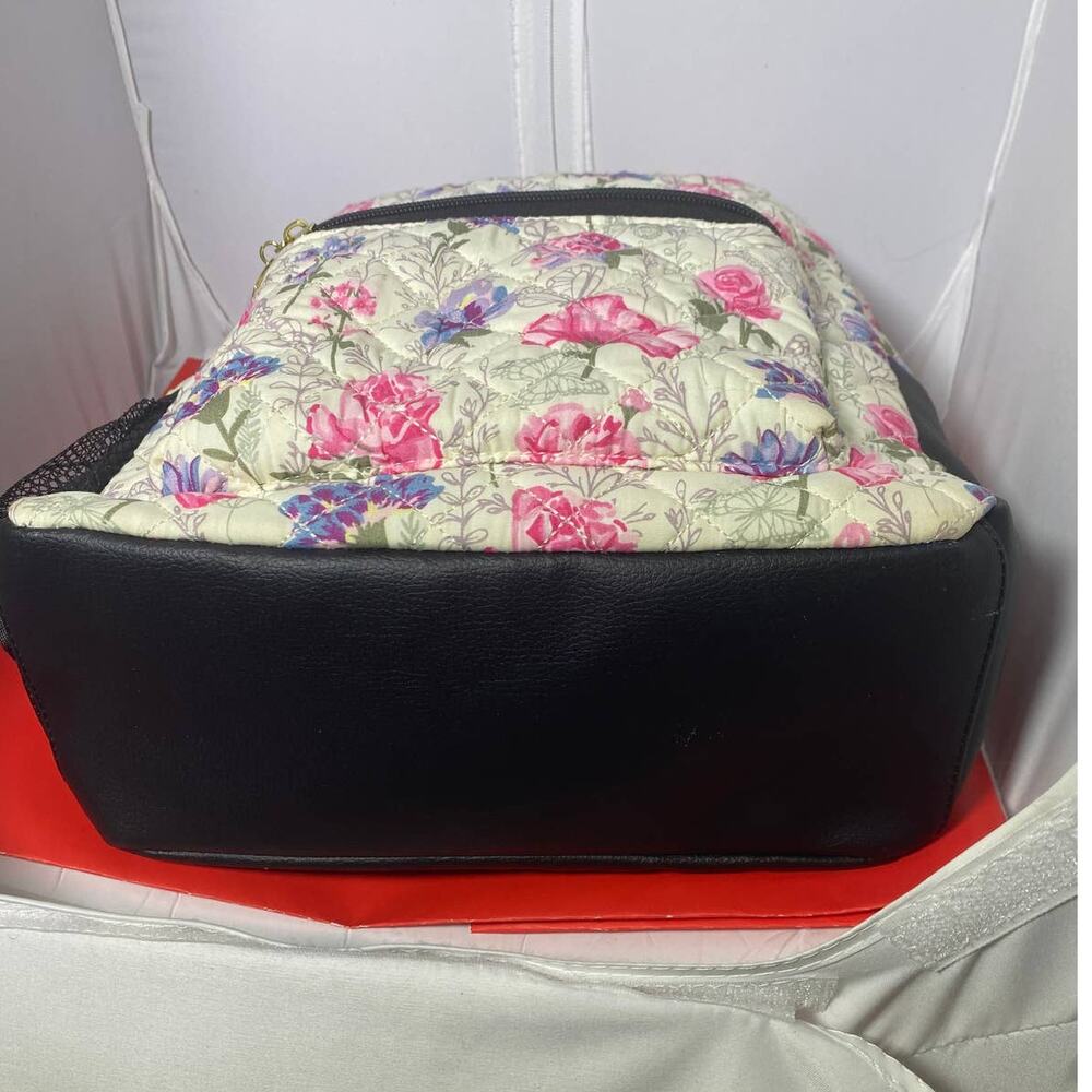 Luv Betsy by Betsy Johnson quilted Floral backpack medium size - Picture 8 of 9